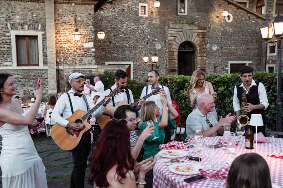 pizza party & pool Party in the castel